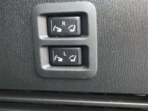 Used 2019 Nissan Armada Platinum w/ Captain's Chairs Package image 27