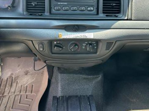 Used 2011 Ford Crown Victoria Police Interceptor image 19