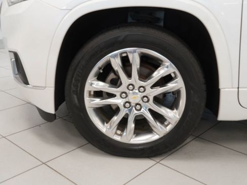 Used 2018 Chevrolet Traverse High Country AWD/4WD image 17
