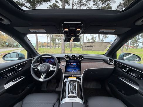 New 2026 Mercedes-Benz GLC 300 image 2