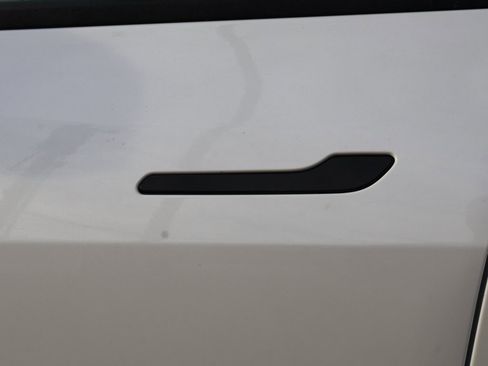 Used 2021 Tesla Model Y Long Range image 20