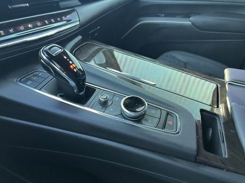 Certified 2024 Cadillac Escalade Sport Platinum image 19