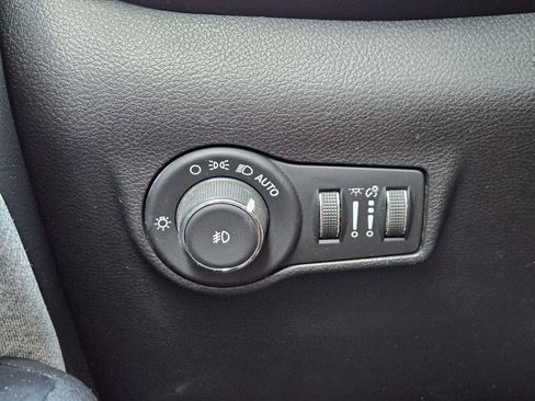 Used 2022 Jeep Compass Latitude image 25