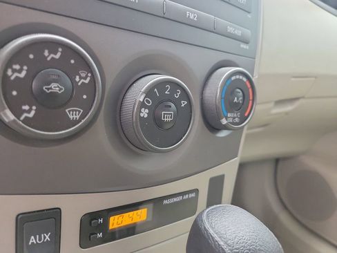 Used 2011 Toyota Corolla LE image 19