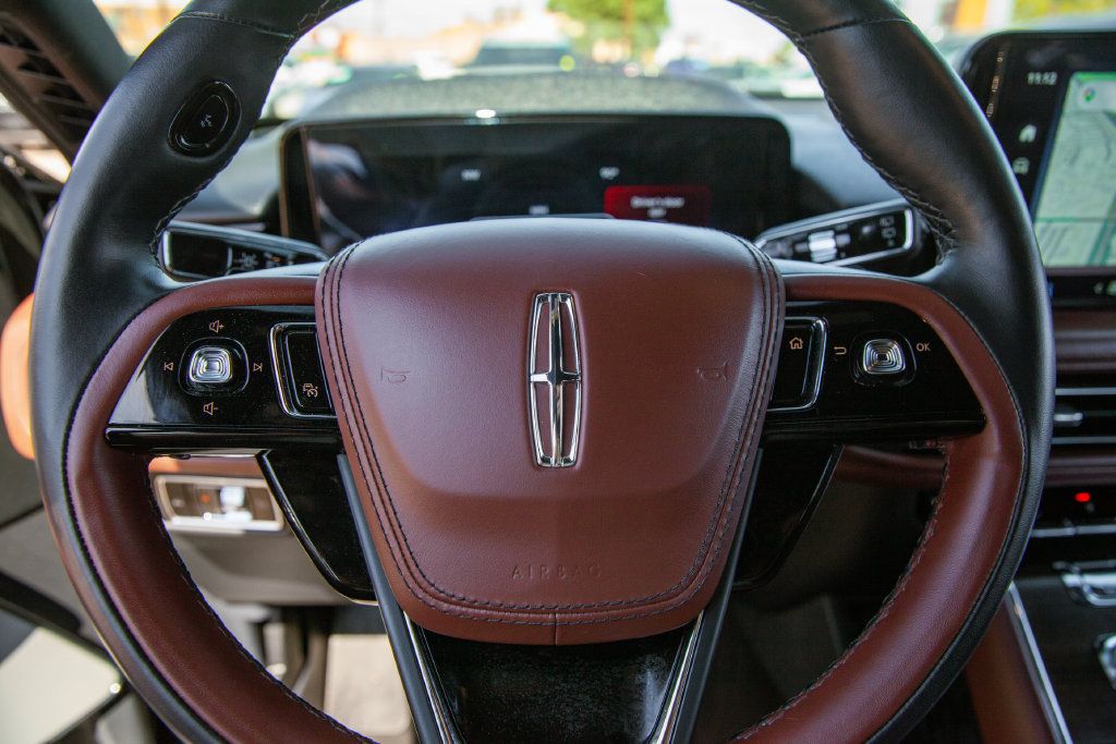 Used 2025 Lincoln Aviator Reserve w/ Equipment Group 201A AWD/4WD image 16