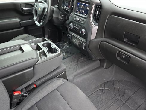 Used 2024 Chevrolet Silverado 2500 Custom w/ Custom Convenience Package image 15