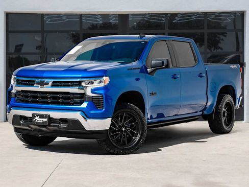 Used 2022 Chevrolet Silverado 1500 LT image 1