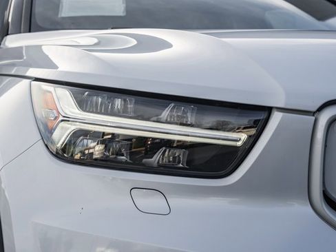 Used 2021 Volvo XC40 P8 Recharge w/ Advanced Package image 13