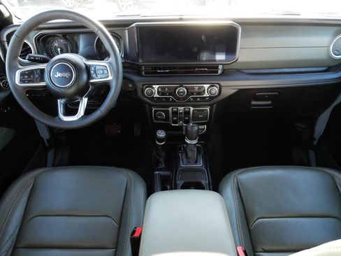 Used 2024 Jeep Wrangler High Altitude image 10