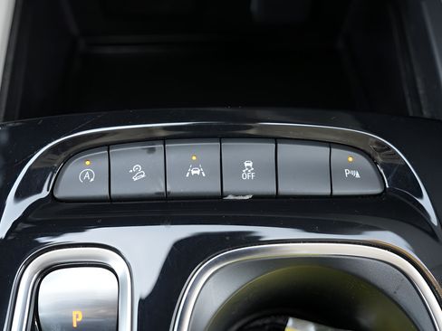 Used 2023 Buick Envision Preferred AWD/4WD image 33