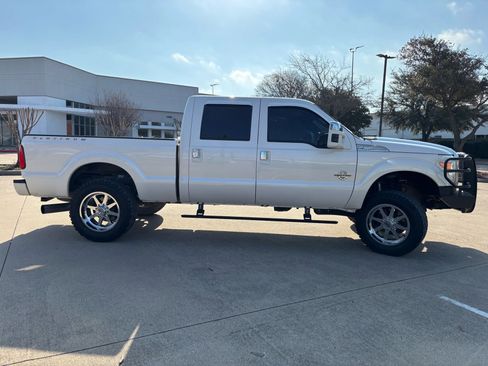 Used 2016 Ford F250 Platinum w/ FX4 Off-Road Package image 4