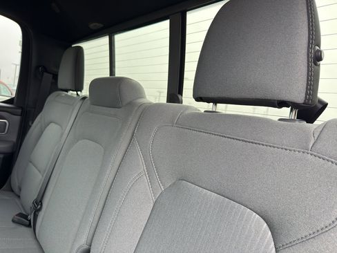 Used 2022 RAM 1500 Big Horn AWD/4WD image 34