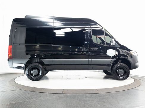 Used 2024 Mercedes-Benz Sprinter 2500 image 28