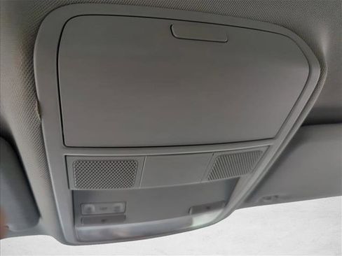 Used 2018 Volkswagen Passat 2.0T R-Line image 14