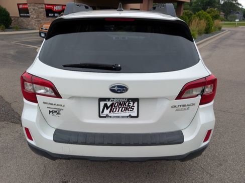Used 2017 Subaru Outback 2.5i Premium AWD/4WD image 8