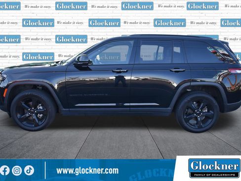 Used 2023 Jeep Grand Cherokee Altitude AWD/4WD image 9
