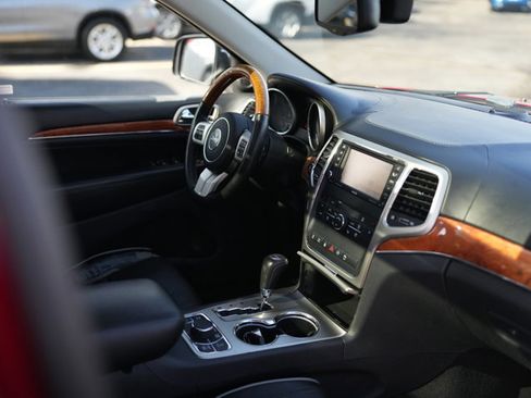 Used 2011 Jeep Grand Cherokee Overland AWD/4WD image 16