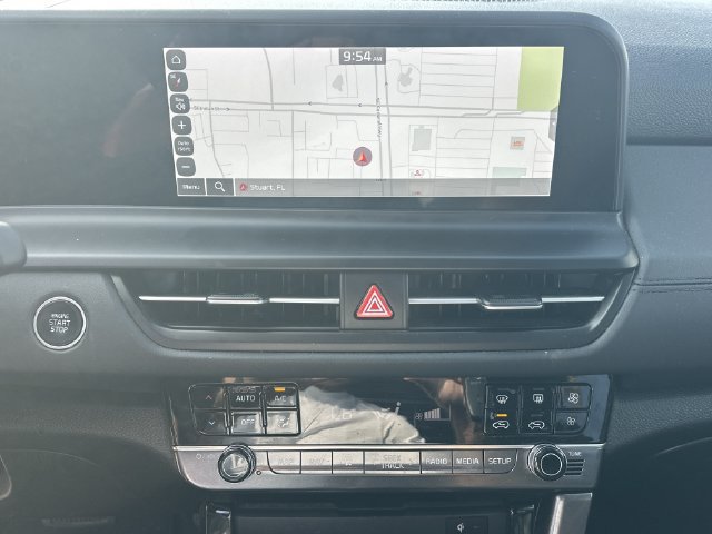 Certified 2025 Kia Seltos EX w/ EX Sunroof Package AWD/4WD image 15