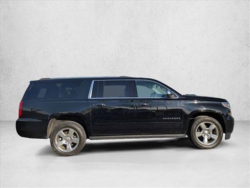 Used 2020 Chevrolet Suburban Premier AWD/4WD image 4