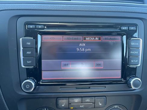 Used 2014 Volkswagen Jetta SE image 11