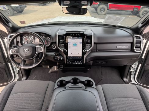 Used 2024 RAM 2500 Big Horn w/ Sport Appearance Package image 12