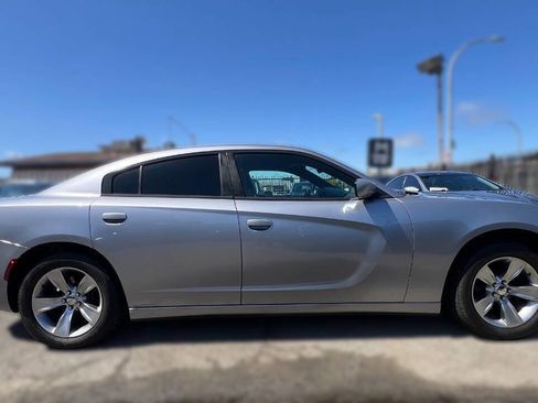 Used 2015 Dodge Charger SXT RWD image 8