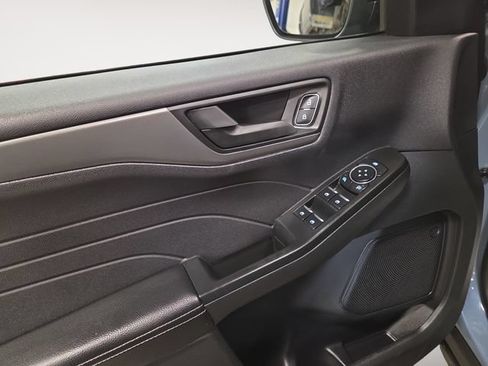 Used 2025 Ford Escape Active AWD/4WD image 10