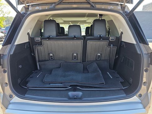 Used 2024 Nissan Pathfinder Platinum w/ Cargo Package image 13