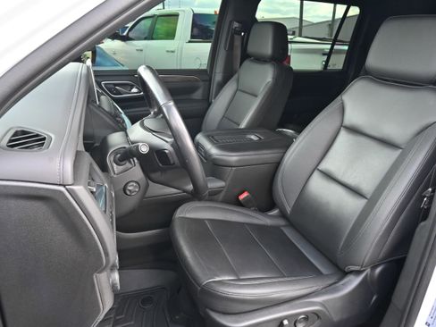 Used 2022 Chevrolet Suburban Z71 w/ Luxury Package image 7