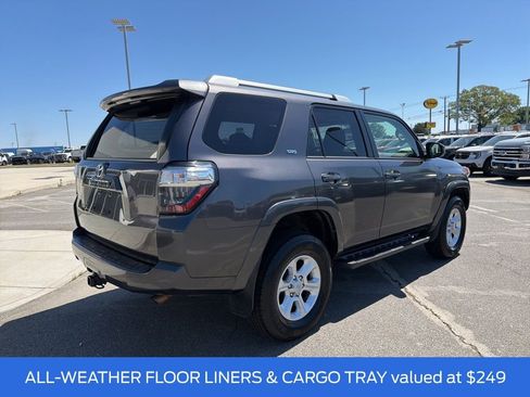 Used 2018 Toyota 4Runner SR5 AWD/4WD image 4