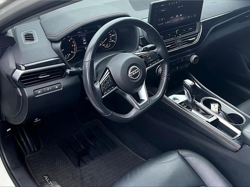 Used 2023 Nissan Altima 2.5 SR w/ SR Premium Package FWD image 13