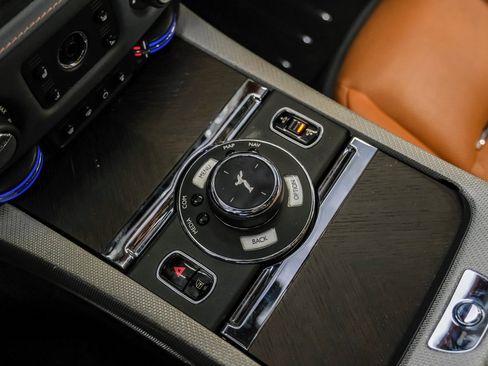 Used 2018 Rolls-Royce Wraith image 22