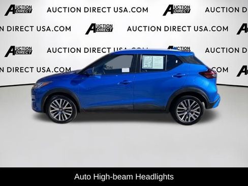 Used 2021 Nissan Kicks SV image 3