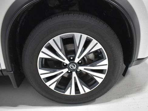 Certified 2021 Nissan Rogue SV w/ Premium Package AWD/4WD image 9