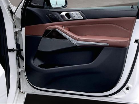 Used 2019 BMW X7 xDrive50i w/ Premium Package image 28