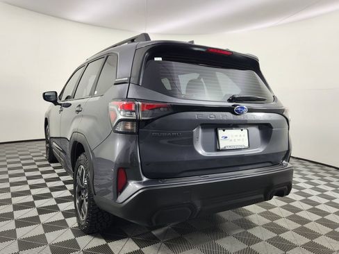 Used 2025 Subaru Forester AWD/4WD image 3
