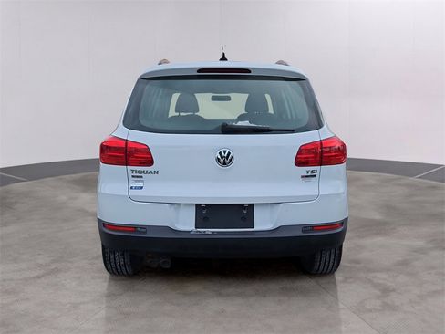 Used 2017 Volkswagen Tiguan Limited w/ Premium Package image 5