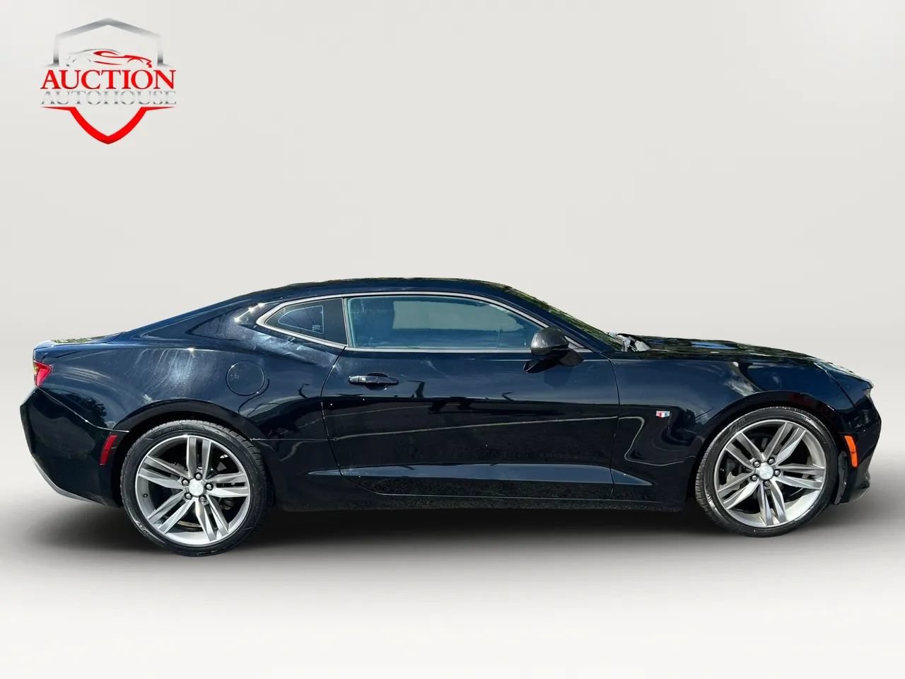 Used 2016 Chevrolet Camaro LT RWD image 4