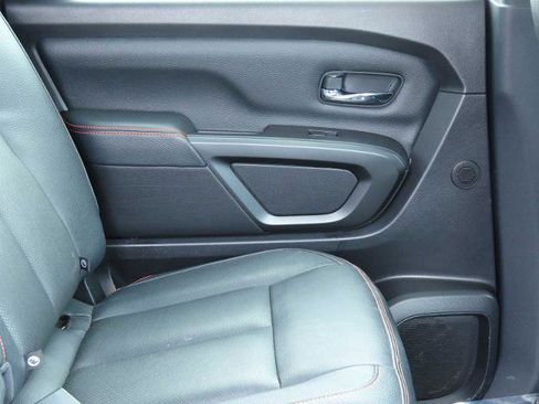 Used 2022 Nissan Titan PRO-4X w/ Pro-4x Convenience Package image 23