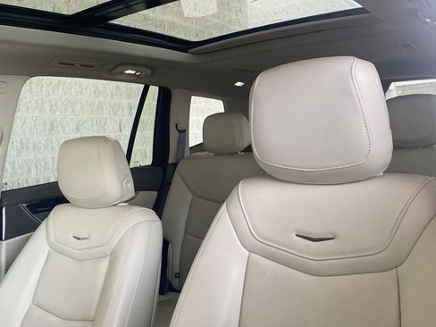 Certified 2025 Cadillac XT6 Premium Luxury image 2