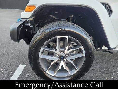 Used 2024 Jeep Wrangler Unlimited w/ Convenience Group image 21