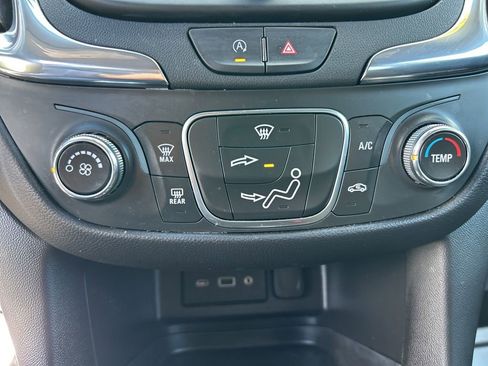 Used 2023 Chevrolet Equinox LT image 14