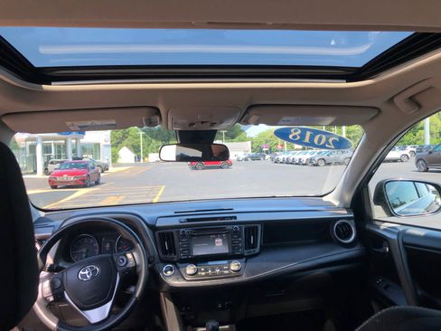 Used 2018 Toyota RAV4 XLE w/ Plus Extra Value Package AWD/4WD image 27