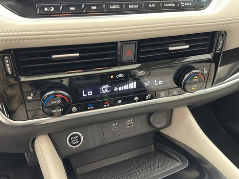 Used 2023 Nissan Rogue SL w/ SL Premium Package AWD/4WD image 17