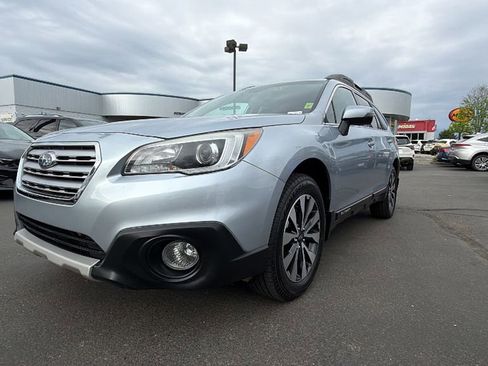 Used 2016 Subaru Outback 3.6R Limited AWD/4WD image 9