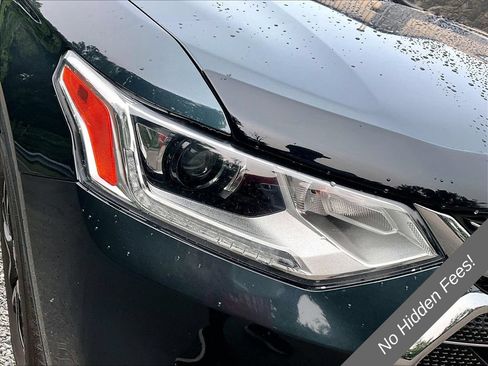 Used 2018 Chevrolet Traverse LT w/ LPO, Floor Liner Package AWD/4WD image 25