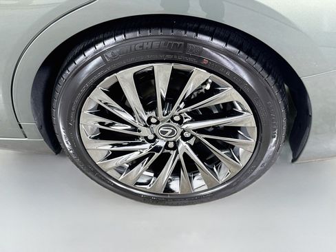 Used 2025 Lexus ES 300h Ultra Luxury w/ Accessory Package (Z2) FWD image 30