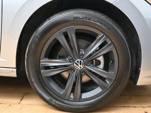 Used 2023 Volkswagen Jetta SE w/ Panoramic Sunroof Package image 15