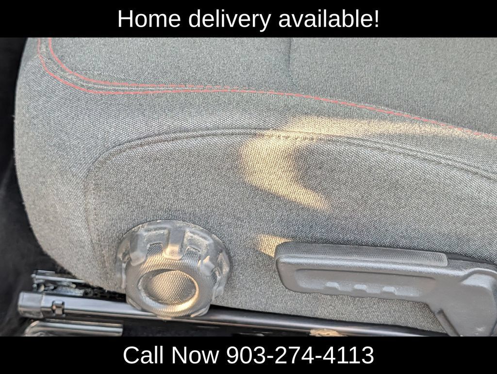 Used 2026 Jeep Wrangler Unlimited Rubicon AWD/4WD image 23