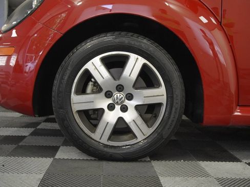 Used 2006 Volkswagen Beetle Coupe w/ Package 1 FWD image 22